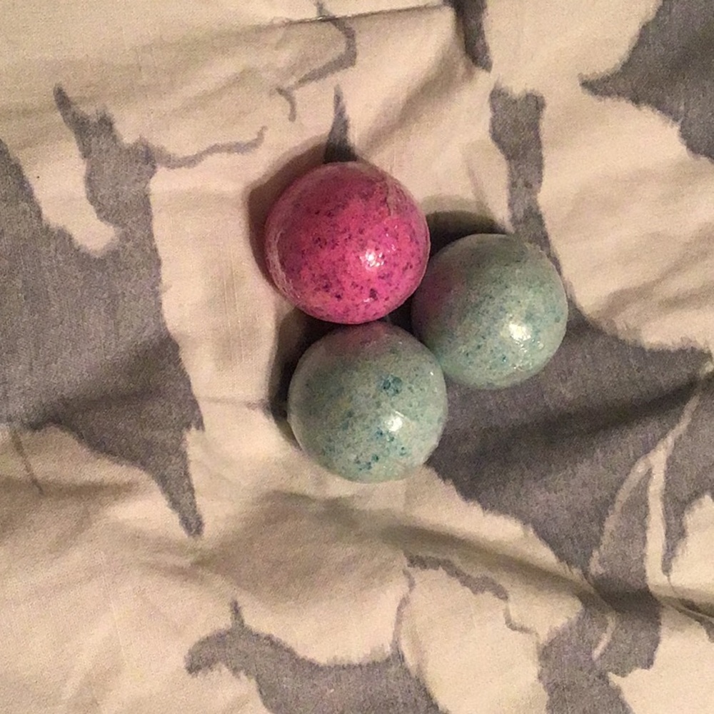 (3) bath bombs